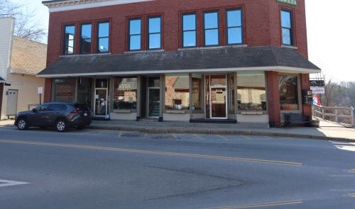 1 Depot St, Livermore Falls, ME 04254-1347
