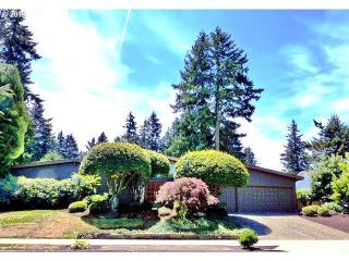 13524 Hassalo St, Portland, OR 97230-3246