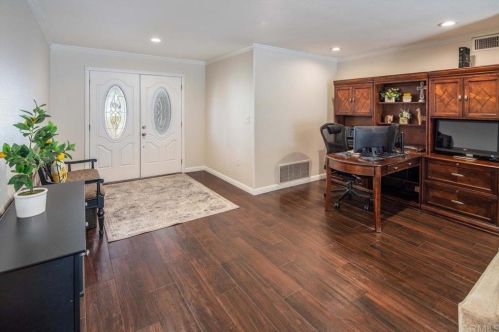 10173 Halberns Blvd, Santee, CA 92071-1443