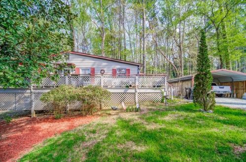 533 Little Victoria Rd, Holly Springs, GA 30189-6629