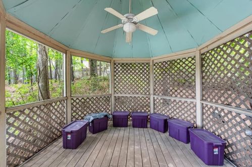 5485 Errol Pl, Atlanta GA  30327-4871 exterior