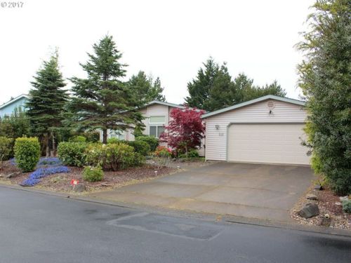 513 Robin Ln, Florence, OR 97439-8885