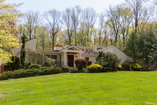 7 Loriann Rd, Warren, NJ 07059-5444