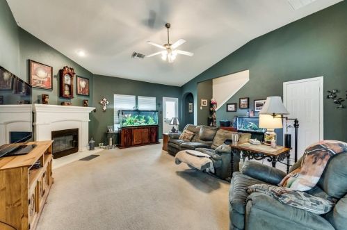 10133 Bull Run, Fort Worth, TX 76177-7387