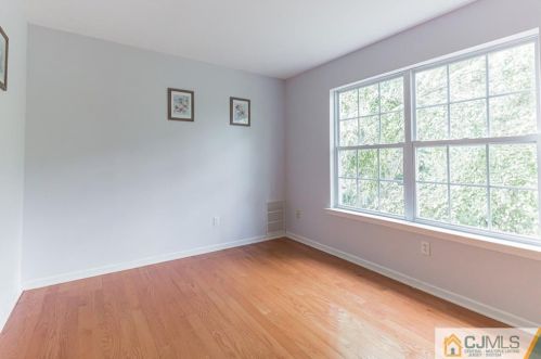 5 Garfield Way, Princeton NJ  08540-1669 exterior