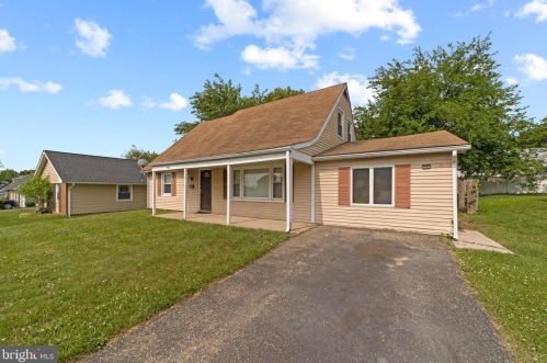49 Hadley Ln, Willingboro, NJ 08046-1744