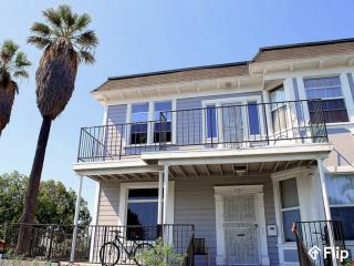 2943 Walton Ave, Los Angeles CA  90007-2942 exterior
