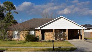 304 Moss Dr, Houma, LA 70360-3955