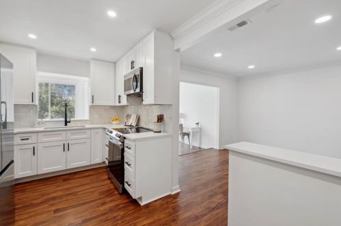 149 Maison Pl, Atlanta GA  30327-4024 exterior