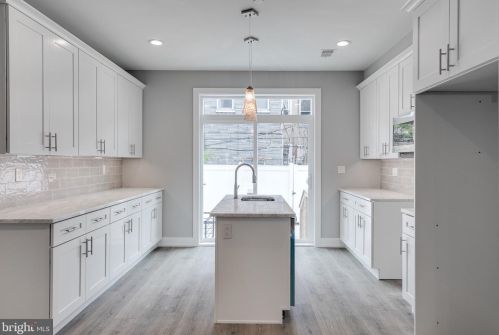 1719 27 St, Philadelphia PA 19121-2824 exterior