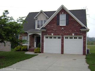 202 Clubmoss Way, Clemmons, NC 27012-7383