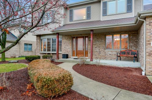 1237 Chatham Dr, Lemont, IL 60439-8543