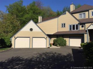 11 L Hermitage Dr, Huntington, CT 06484-3829