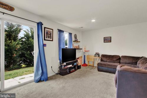 34 Ctr St, Hanover PA 17331-2828 exterior