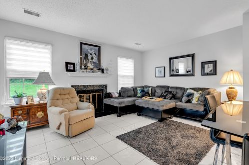 181 Old Orch Ln, Tinton Falls NJ 07712-2570 exterior