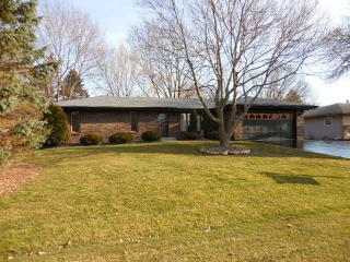 3288 Shelburne Dr, Rockford, IL 61109-2864