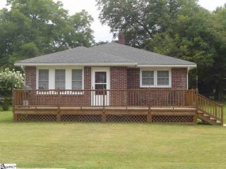 108 Bennett St, Greer, SC 29651-4002
