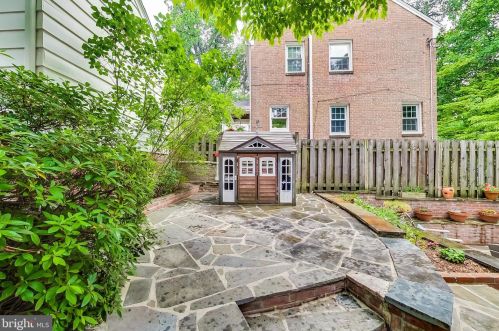 610 Ellsworth Dr, Silver Spring MD 20910-4301 exterior