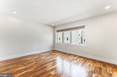 154 Front St, Philadelphia PA  19106-0020 exterior