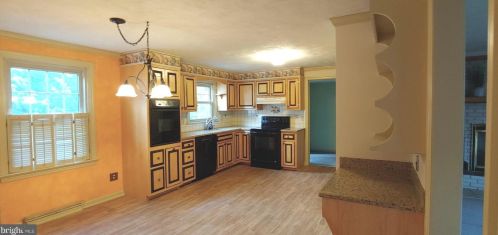 2608 Beechwood Rd, Lancaster PA  17601-4802 exterior