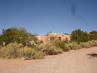 267 Cuesta Del Norte, Santa Fe, NM 87501-1272