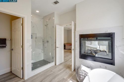 1046 Rolling Woods Way, Concord CA  94521-5400 exterior