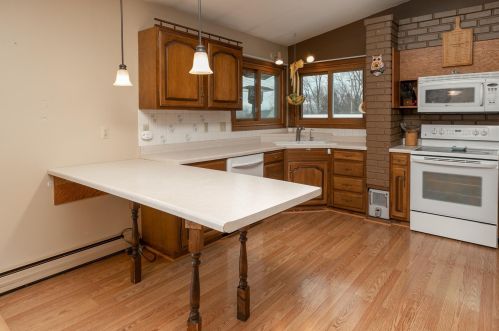 15 2nd St, Eyota, MN 55934-9706