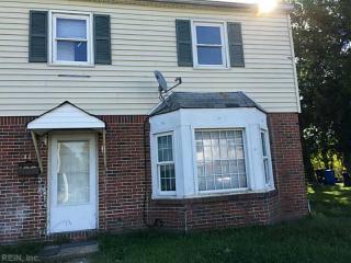 711 Harbour North Dr, Chesapeake VA  23320-6512 exterior