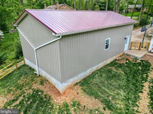 295 Brookwood Dr, York, PA 17403-4960