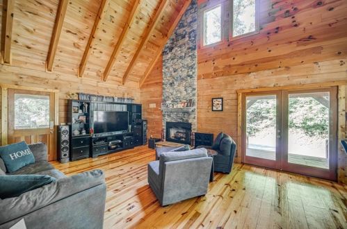 892 Ranch Mountain Dr, Dahlonega, GA 30533-2486