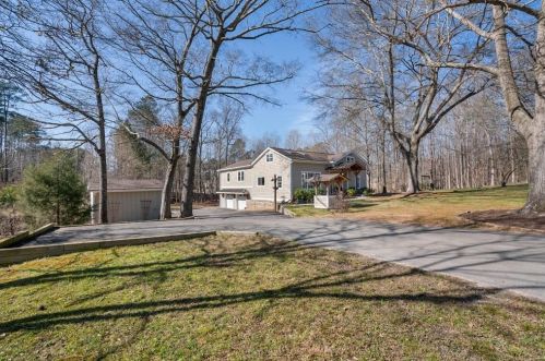 530 Kemp Rd, Suwanee, GA 30024-1604