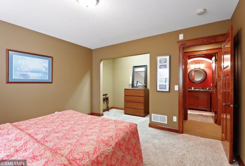 4766 Cumberland St, Saint Paul MN  55126-6061 exterior