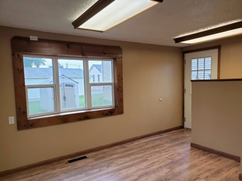 809 Middle St, Thomson, IL 61285-8516