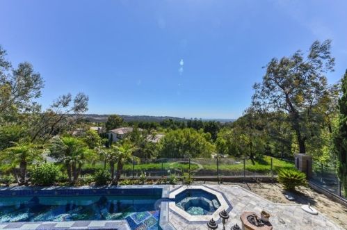 25 Blue Smt, Irvine CA  92603-0168 exterior