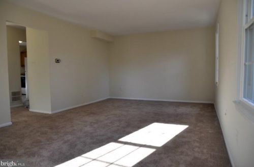 5417 Panola Ct, Springfield VA  22151-1718 exterior