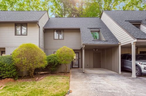 921 Cedar Creek Ct, Marietta, GA 30067-6648