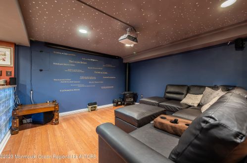 15 Hartshorne Pl, Middletown NJ  07748-2520 exterior