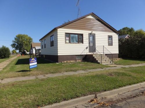 202 3rd St, Glen Ullin, ND 58631-7316