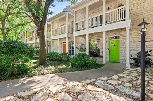 643 31st 1/2 St, Austin, TX 78705-2246