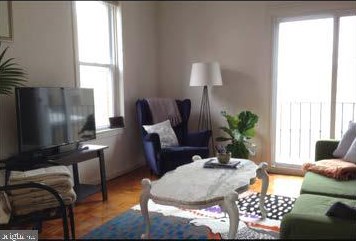 787 3rd St, Philadelphia, PA 19147-3326