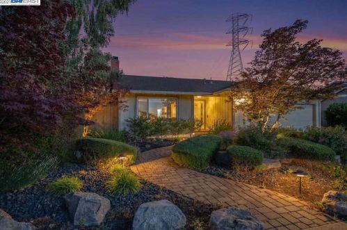 3224 Estero Dr, San Ramon, CA 94583-3217