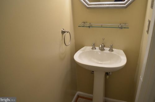 8902 16th St, Silver Spring MD 20910-2231 exterior