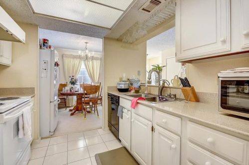 12827 Burninglog Ln, Dallas TX  75243-2118 exterior