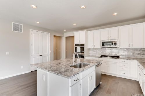 6531 Addison Way, Aurora CO 80016-4162 exterior