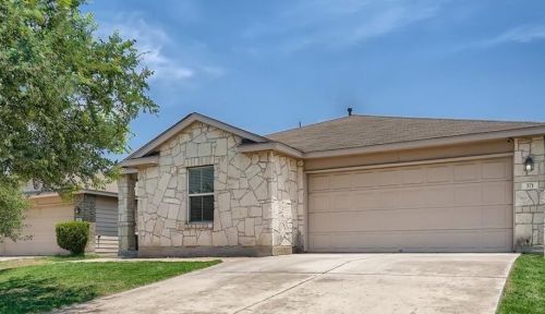 371 Nottingham Loop, Uhland, TX 78640-2501