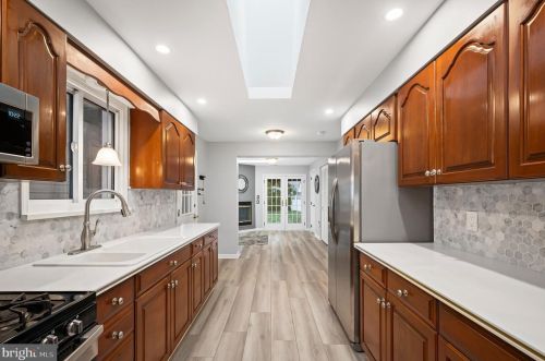 236 Memorial Ave, Haddonfield NJ 08033-2952 exterior