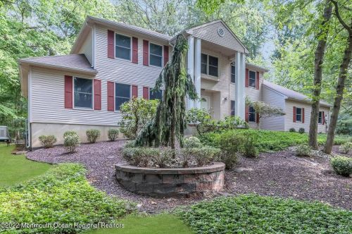98 Stillwell Rd, Leonardo, NJ 07737-1760