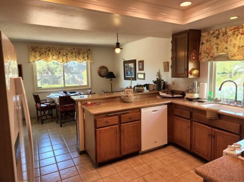 3483 Sundown Ln, Oceanside, CA 92056-4710