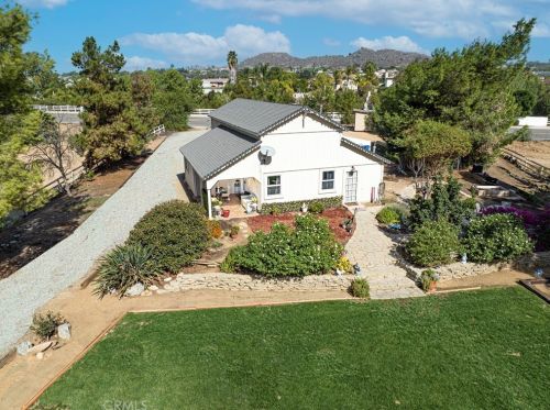 17368 Owl Tree Rd, Riverside CA  92504-9529 exterior