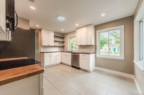 4369 Logan St, Englewood CO  80113-5820 exterior